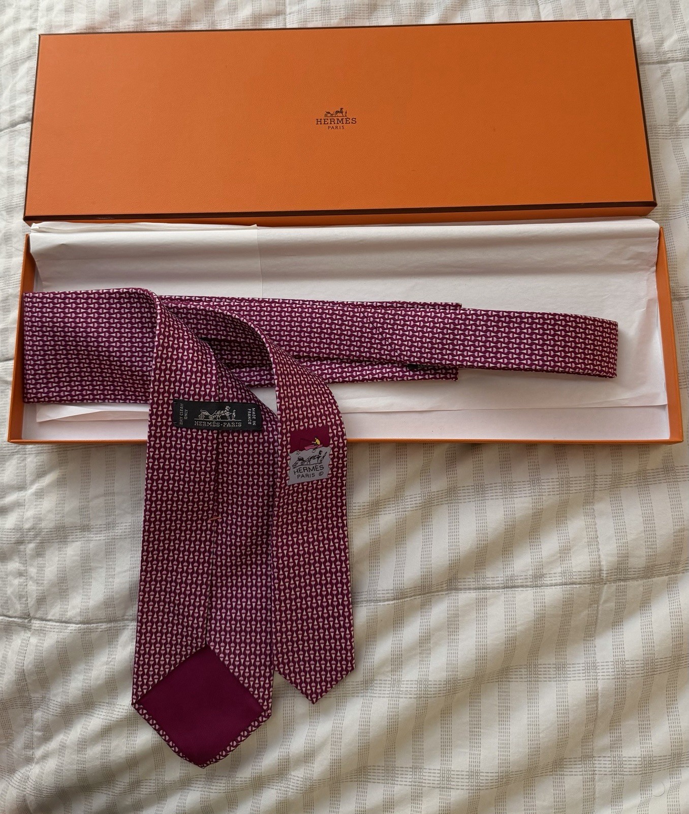 Hermès Paris Burgundy H Pattern Silk Tie