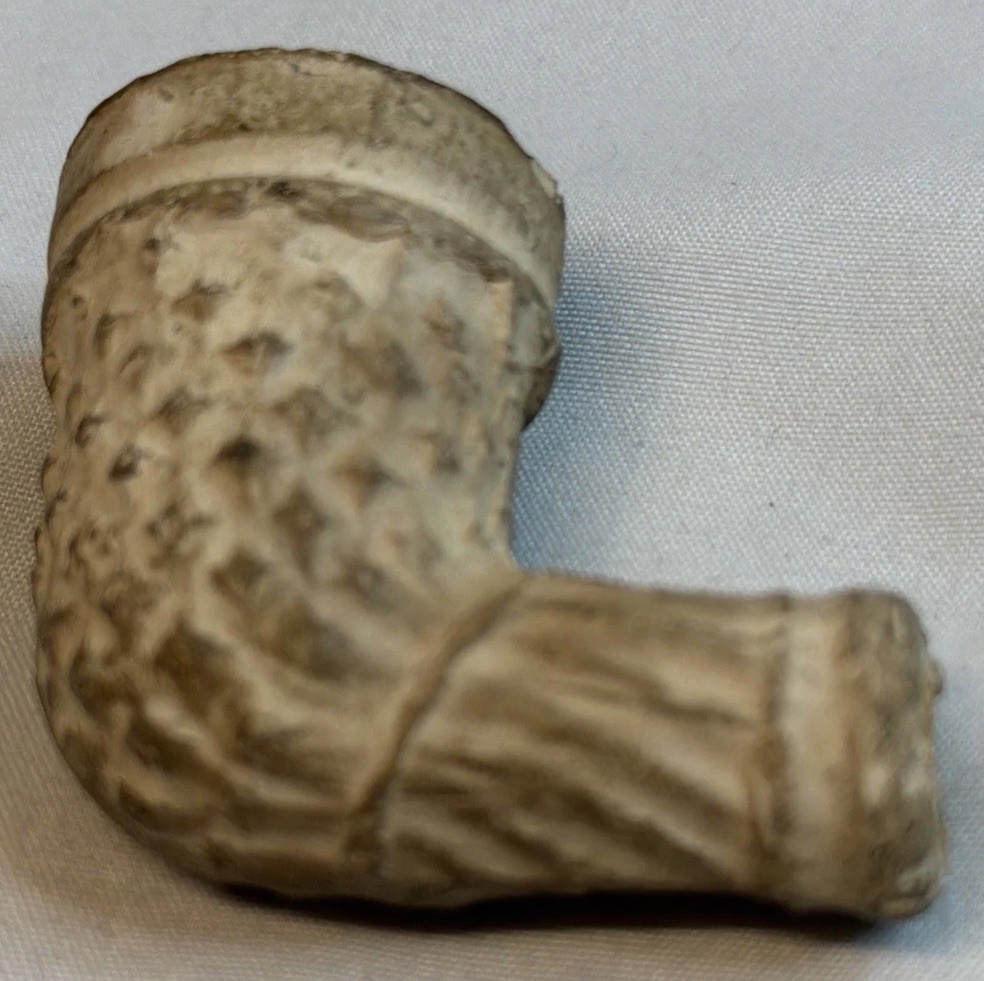 Clay Tobacco Vintage Pipe
