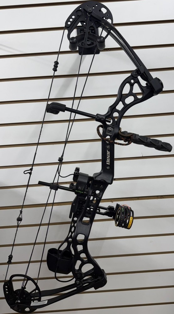 Bear Archery Pledge RH Compound Bow 29" 70# (MAC002047)