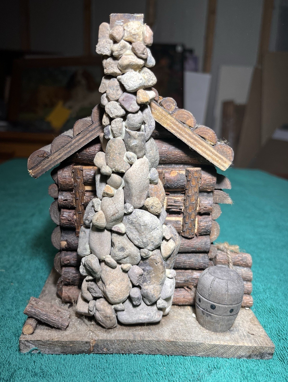 Vintage Log Cabin Wooden Birdhouse TV Lamp - SHIPS FREE