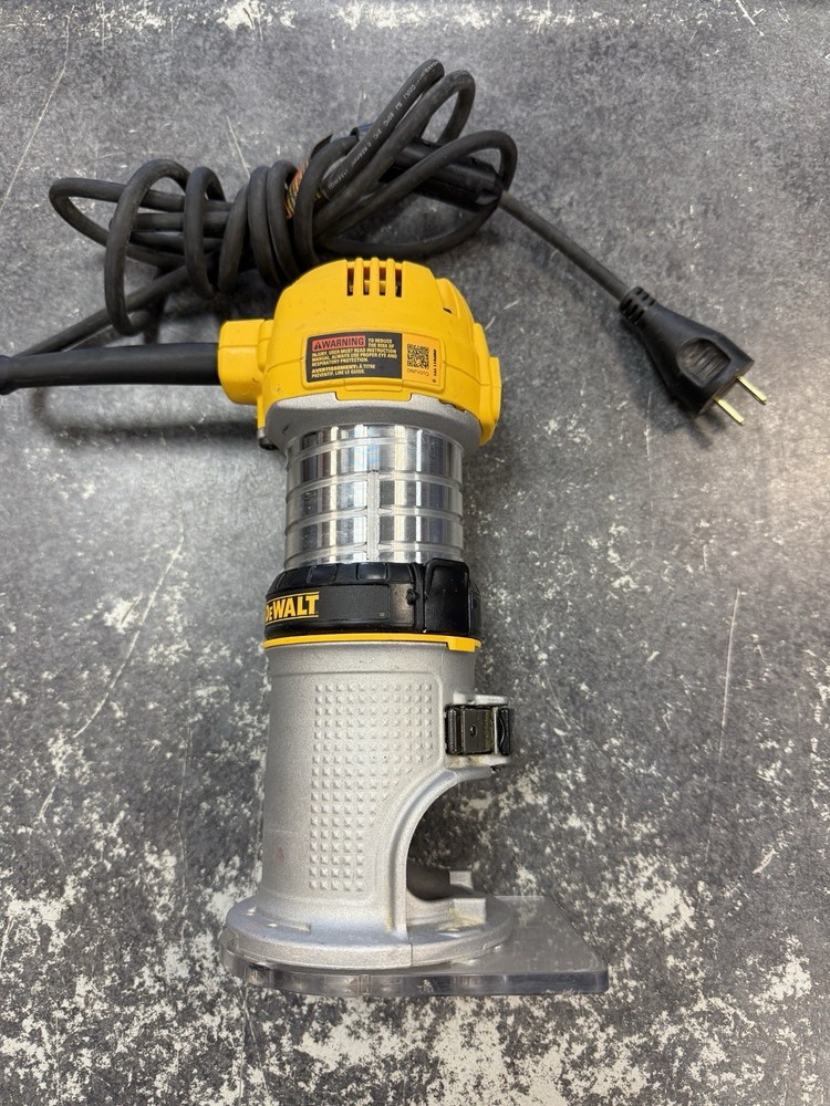 DeWalt DWP611 Corded 1.25 HP Max Torque Compact Router - NICE!!!~