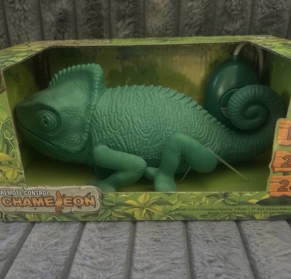 BNIB Remote Controlled Chameleon Toy Lizard