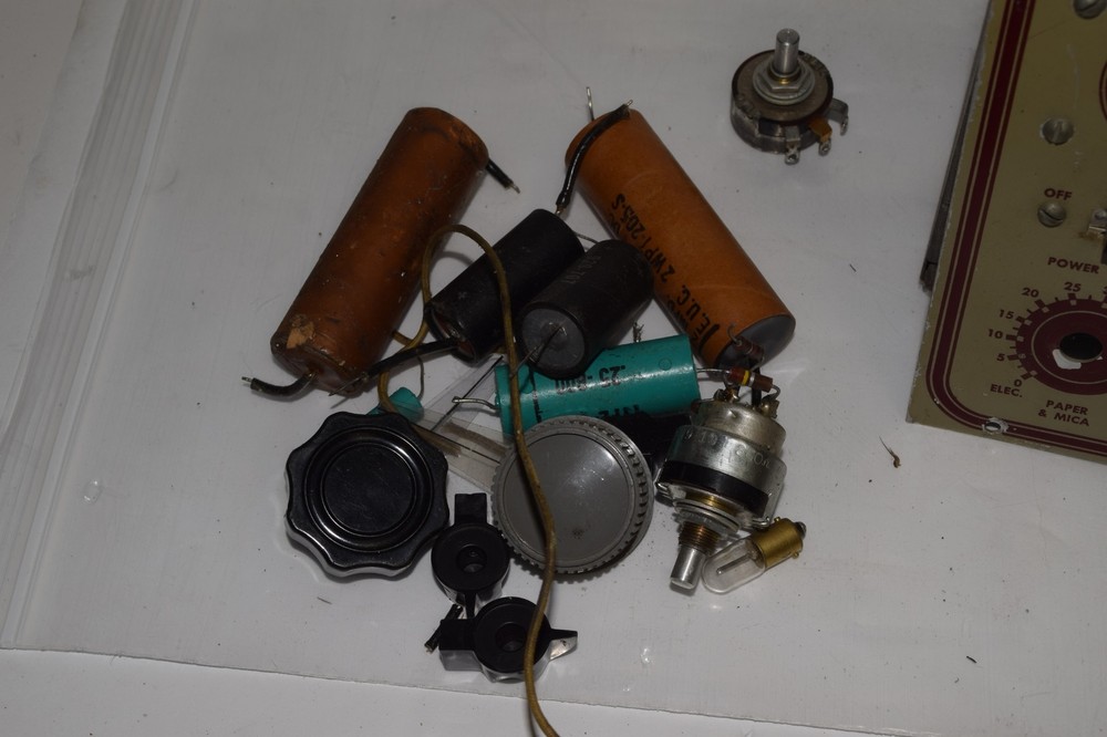 *TC* HEATHKIT CONDENSER CHECKER MODEL C-2 (DTG55)