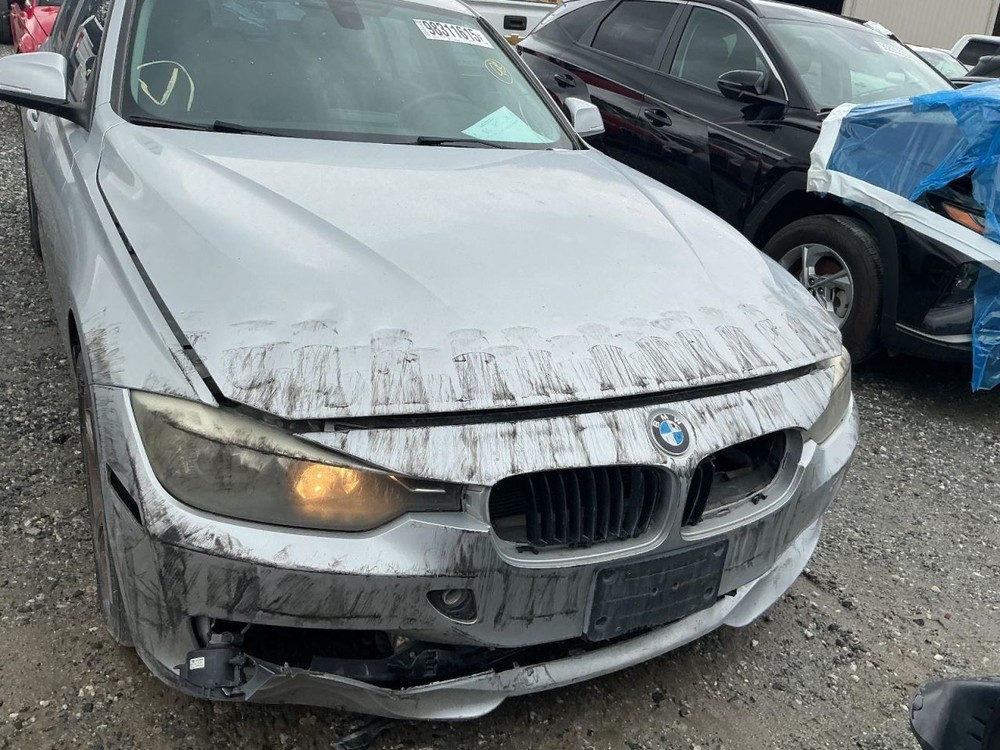 320I 2015 Glove Box 4982380
