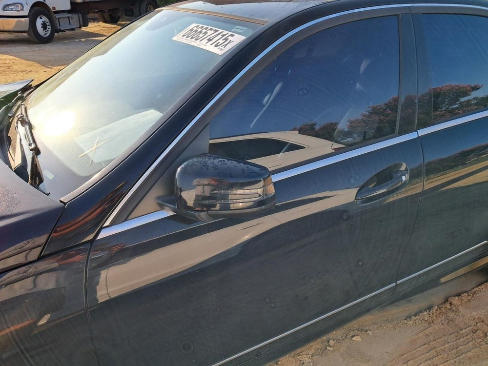 C220 2013 Glove Box 4754485