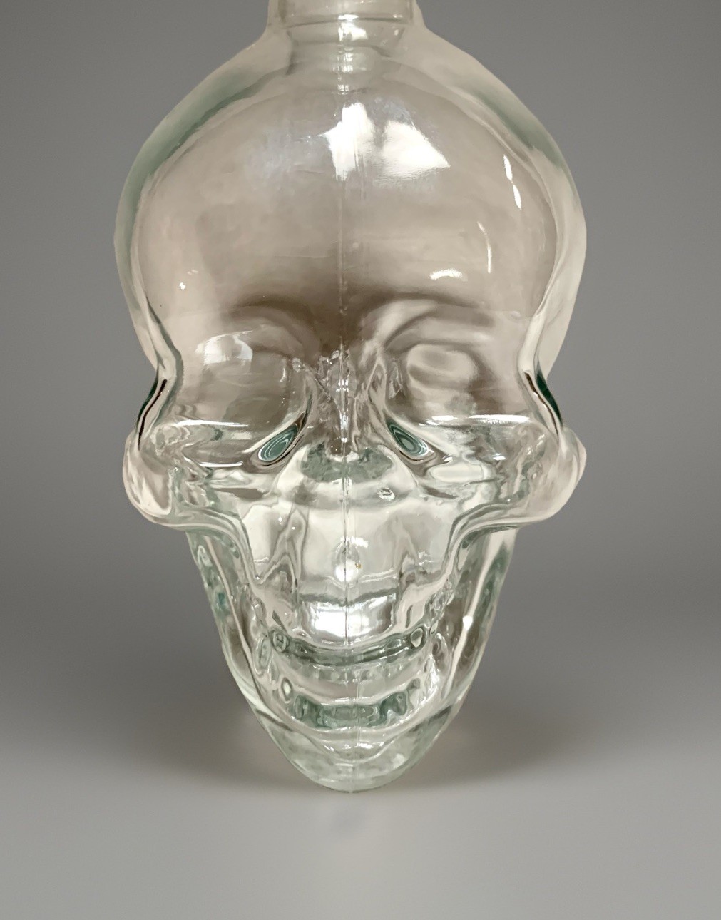 NEW 3D Figural Skull Clear Glass 26.5oz Decanter w/3D Mini Skull Stopper