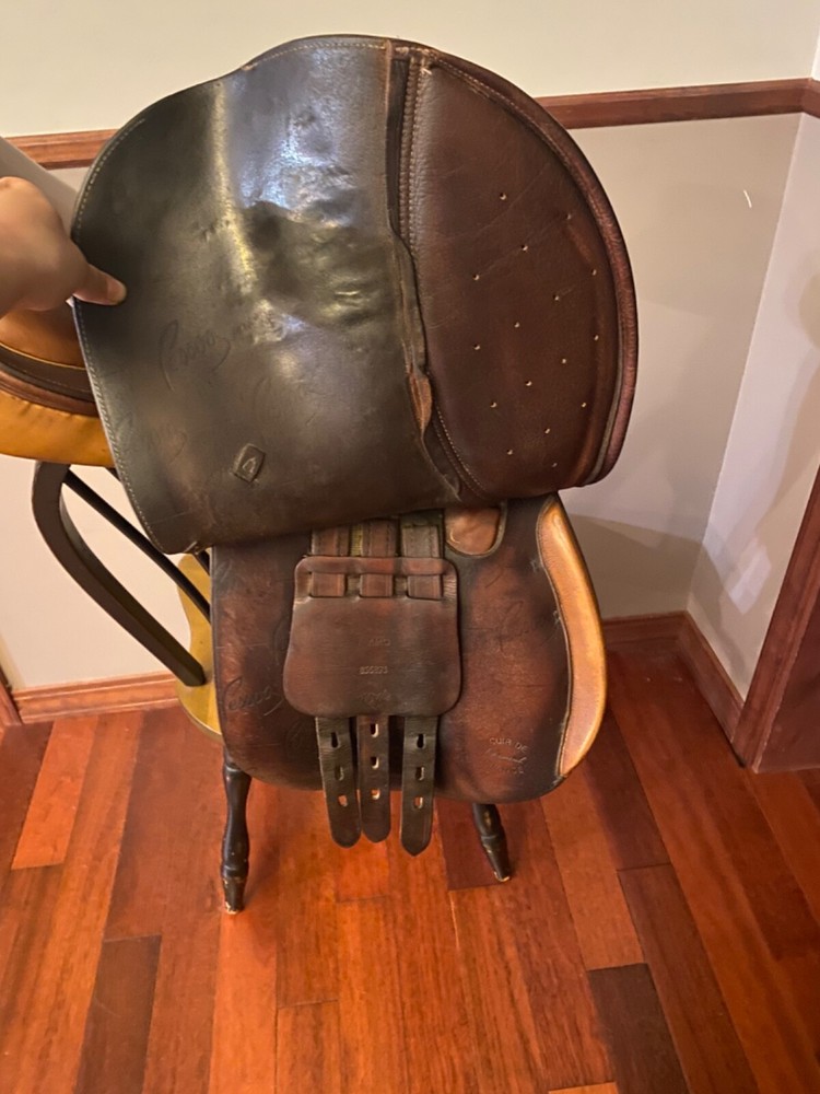 Pessoa A/O Saddle. Jumping saddle. Size 16.5 Medium Tree