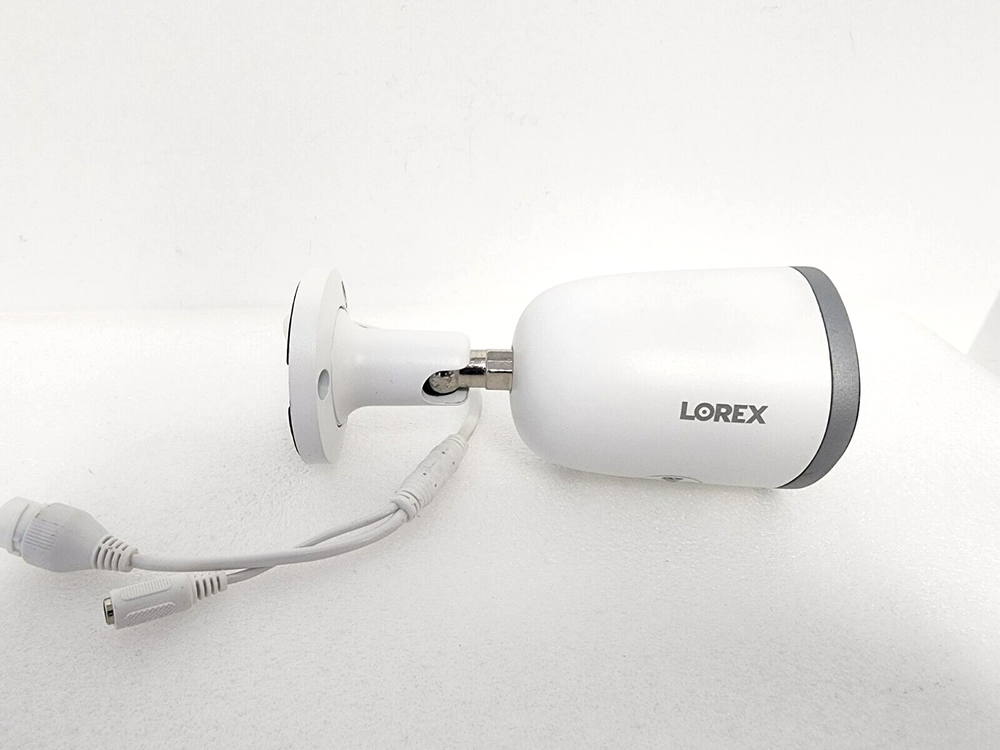 Lorex 4K Ultra HD Smart Deterrence IP Camera w/Smart Security Lighting E895AB