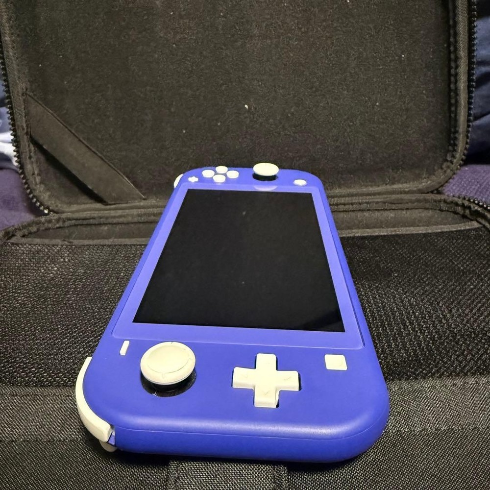 Nintendo Switch Lite Blue excellent condition