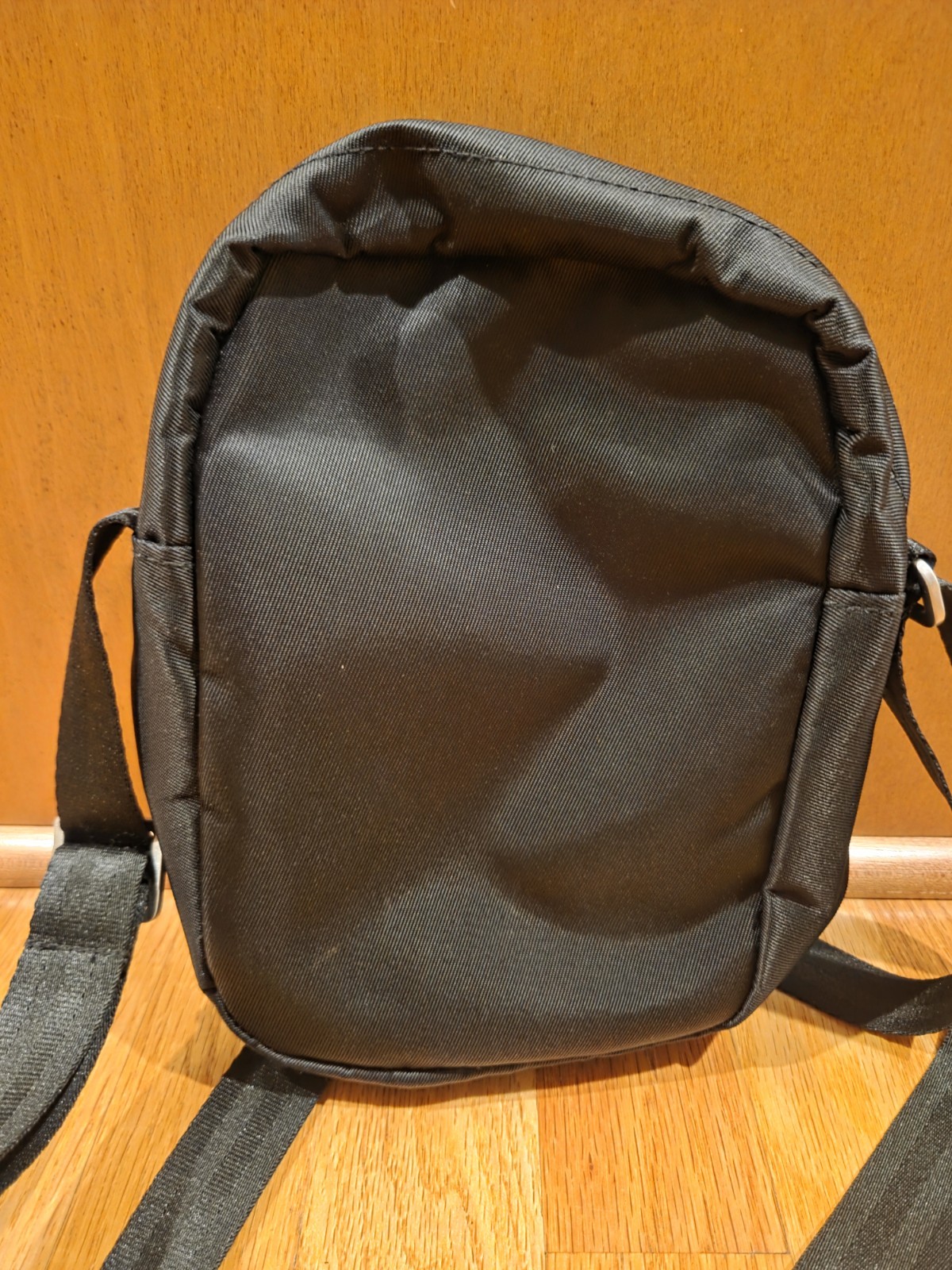 Mickey & Friends Genuine Mouseware Crossbody Bag BLACK NEW