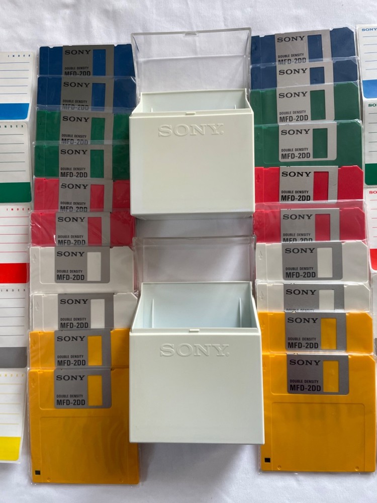 3 1/2" Floppy Diskette - 20 - Sony, 16 - 3M, 2 - Maxell and 2 Diskette Boxes
