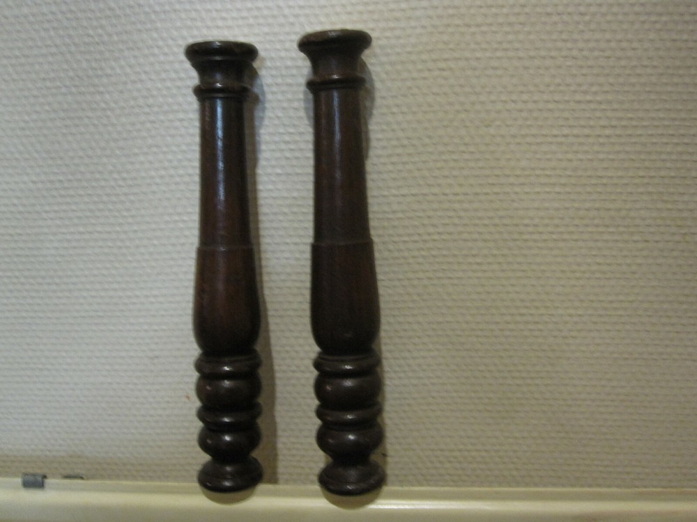 PAIR OFF ANTIQUES COLOMS