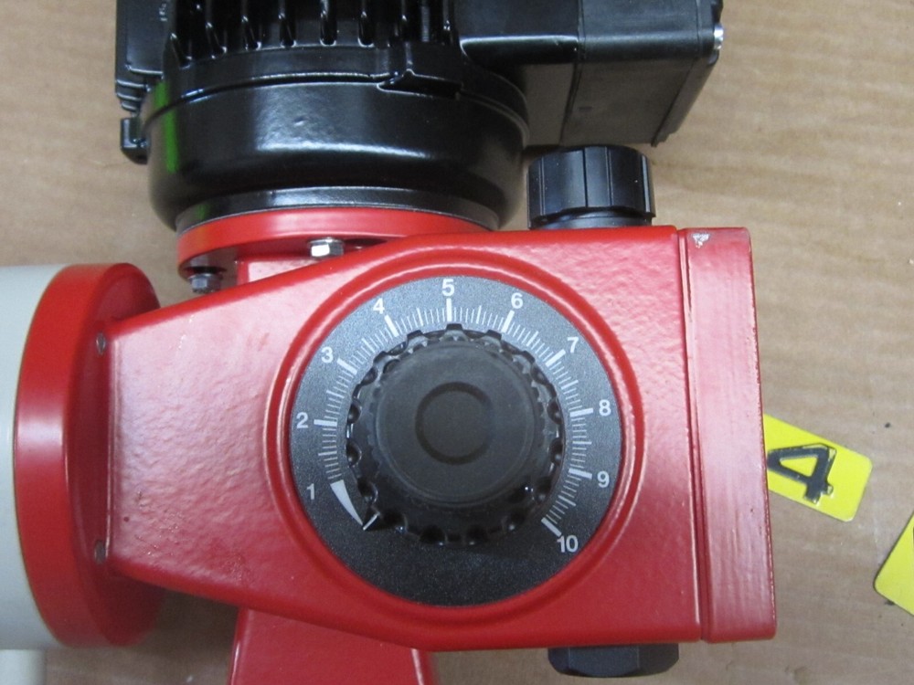 JESCO MEMDOS E 76 METERING PUMP MATERIAL PP/CSM