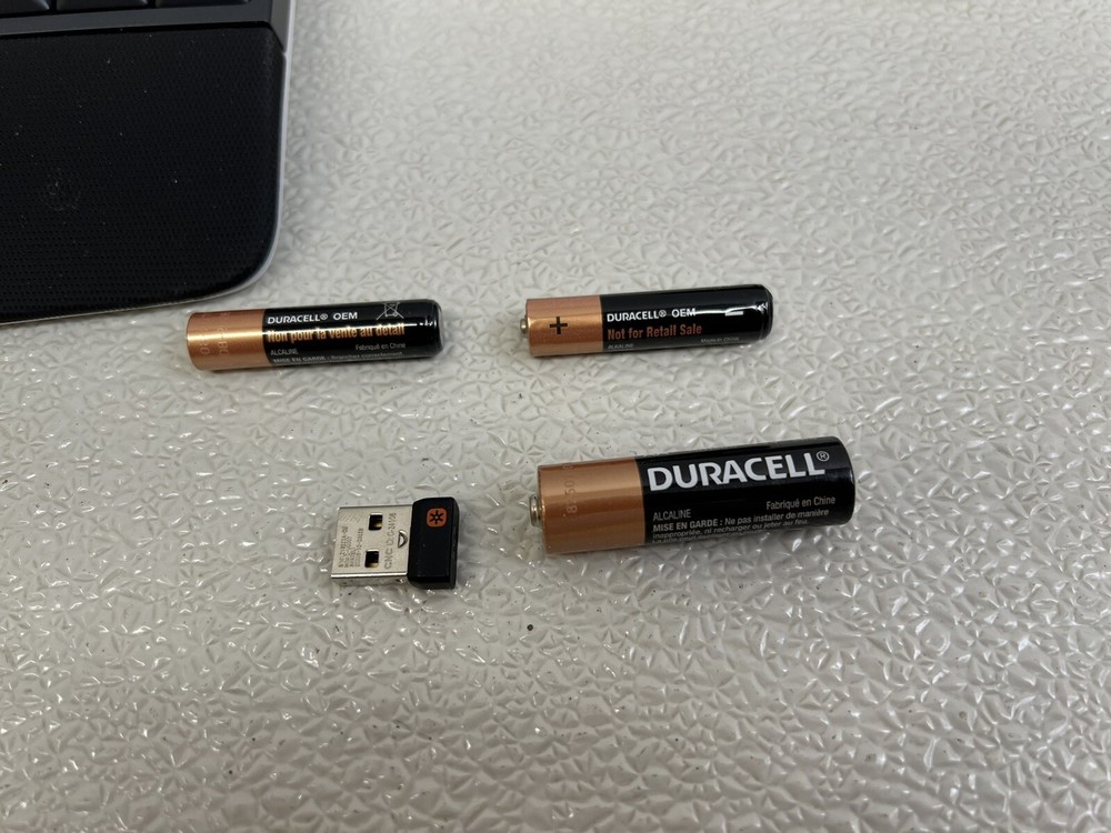 Logitech MK850 Performance Wireless Keyboard and Mouse Combo READ