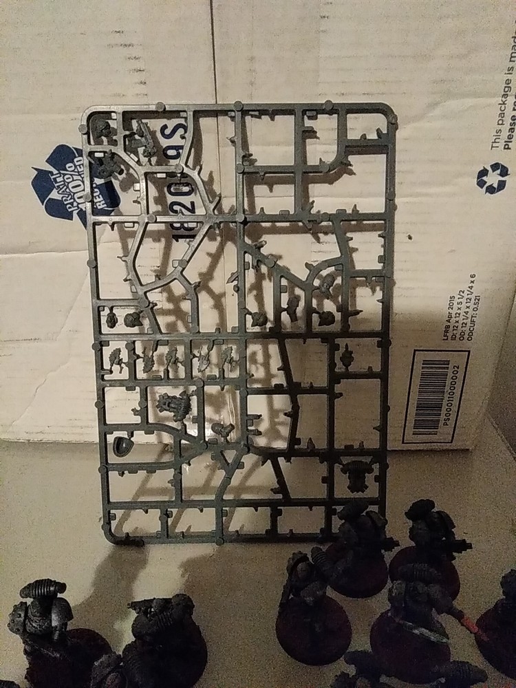 30 Mk 6 Space Marines With A Basic Steel/metallic Paint Scheme/bits Sprue