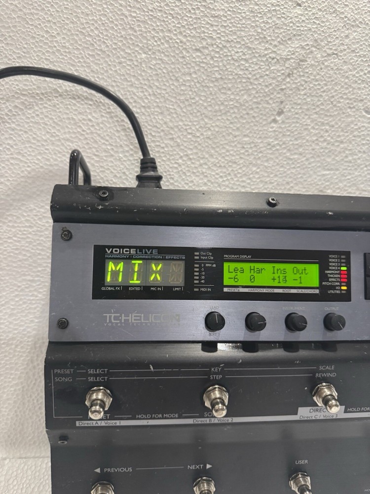 TC HELICON Voicelive Harmony Correction Effects Vocal Processor