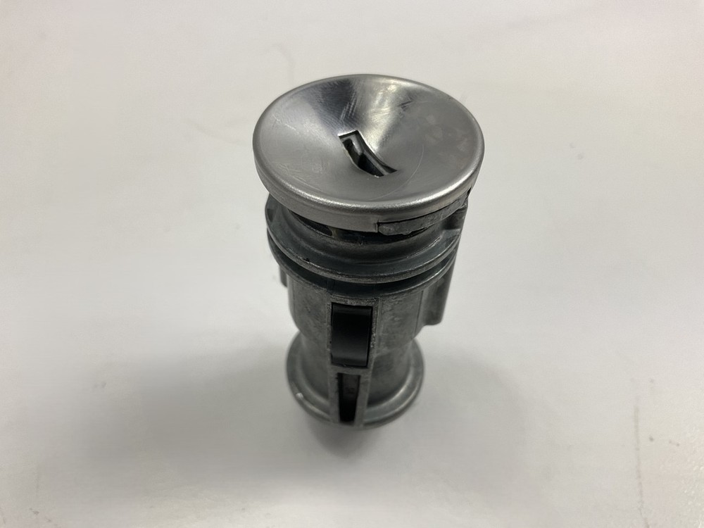 Dorman 924-709 Ignition Lock Cylinder W/ 2 Keys