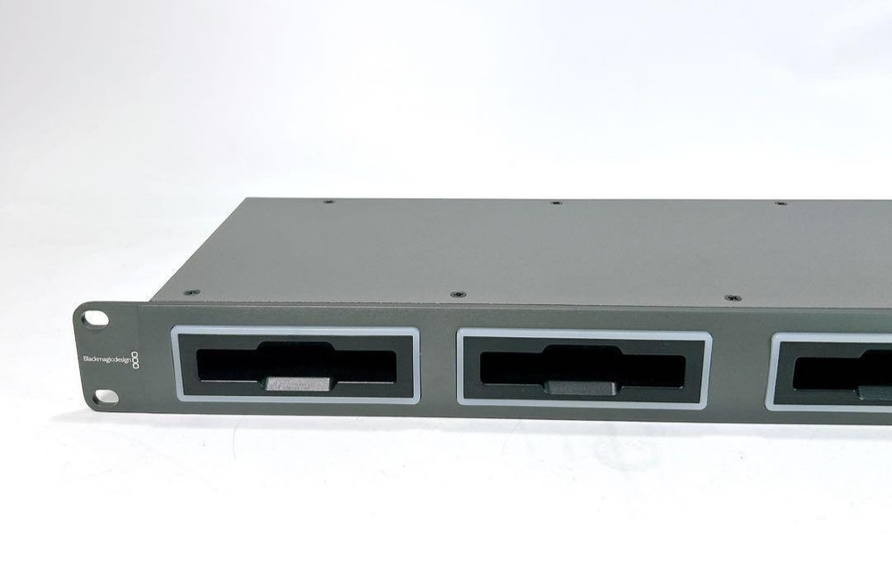 Blackmagic MultiDock 2 SSD HDD Dock 4Bay SATA Thunderbolt Video Editing