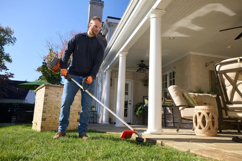 Husqvarna 122L String Trimmer 970796102