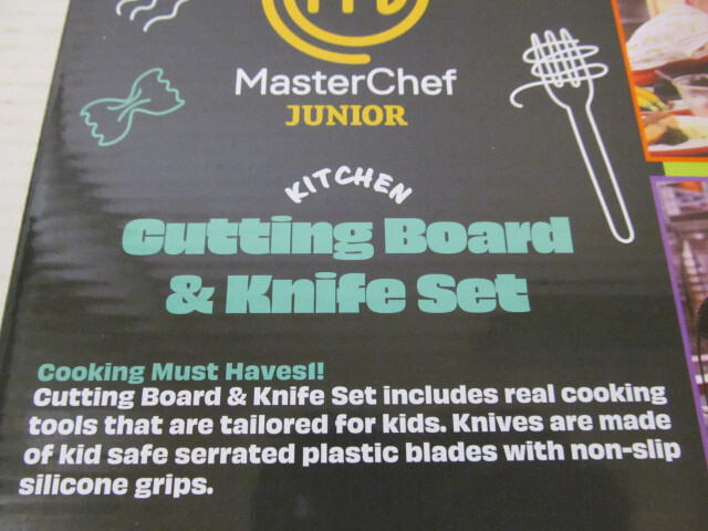 MasterChef Junior Kitchen Cutting Board & Knife Set for Ages 6+