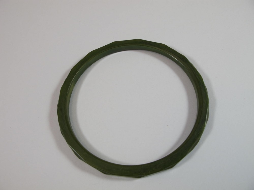GREEN TESTED BAKELITE BANGLE BRACELET