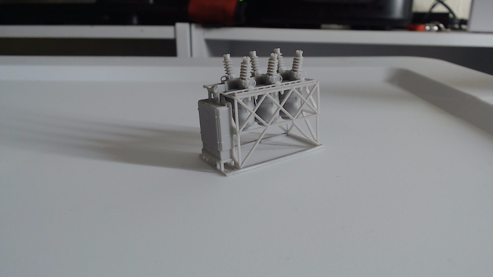 2 (3)Phase Oil Circuit Breakers Railcar/Flatcar Load (1:87th - H.O. Scale)