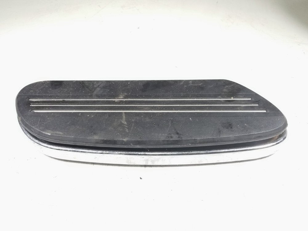 98 Harley Heritage Softail Classic FLSTC Front Left & Right Floorboards Pair
