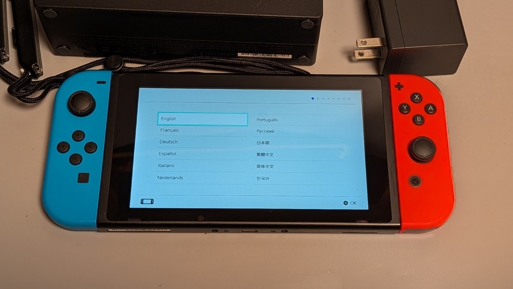 Nintendo Switch HAC-001(-01) Handheld Console - 128GB - OLED bundle with Extras