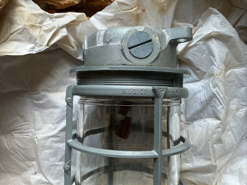 HAZLUX LIGHT FIXTURE