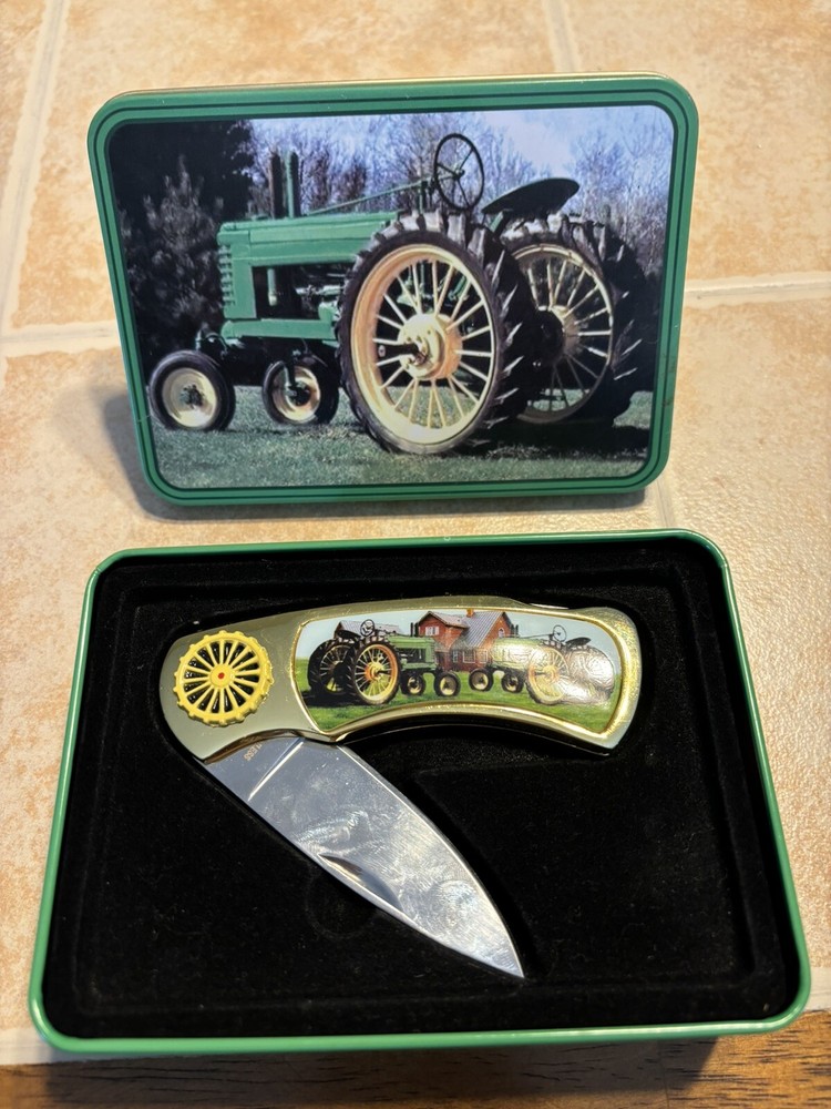 John Deere Knife In Tin