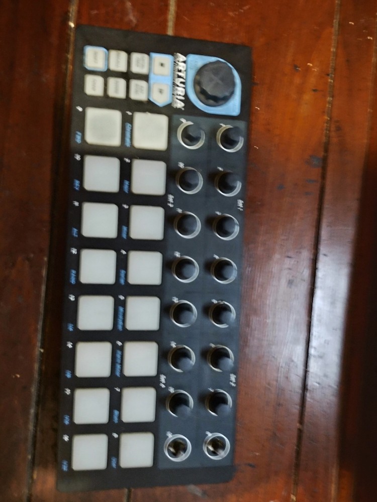 Arturia BeatStep 16-Pad USB MIDI Pad Controller Sequencer w/ Pedal Input