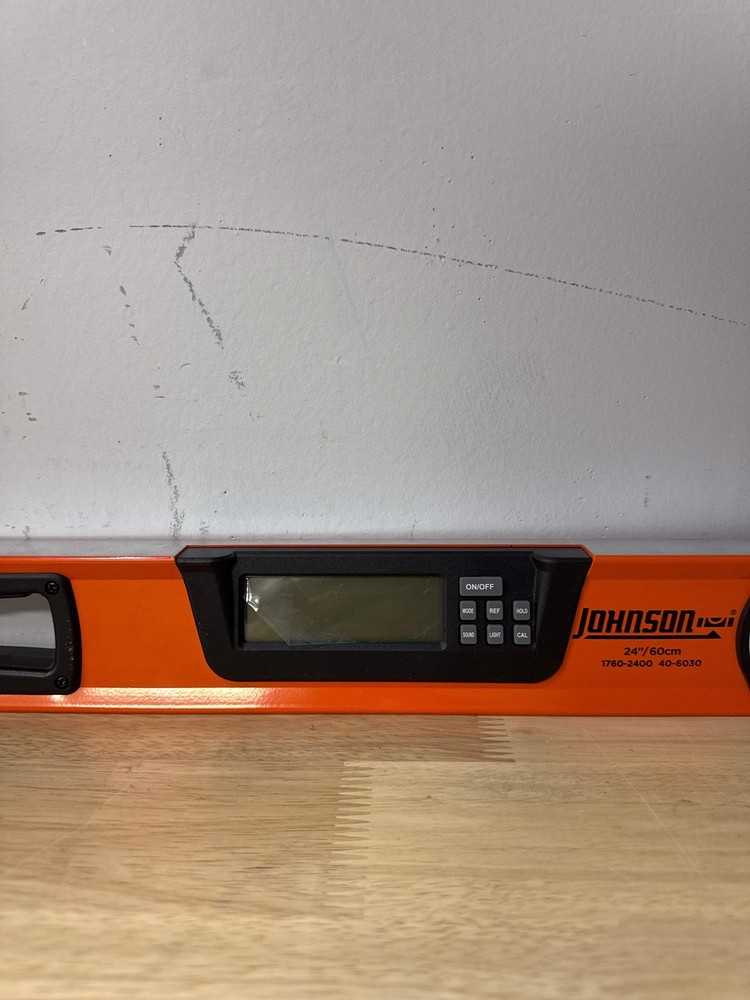 JOHNSON 1760-2400 DIGITAL LEVEL 24'' - Used