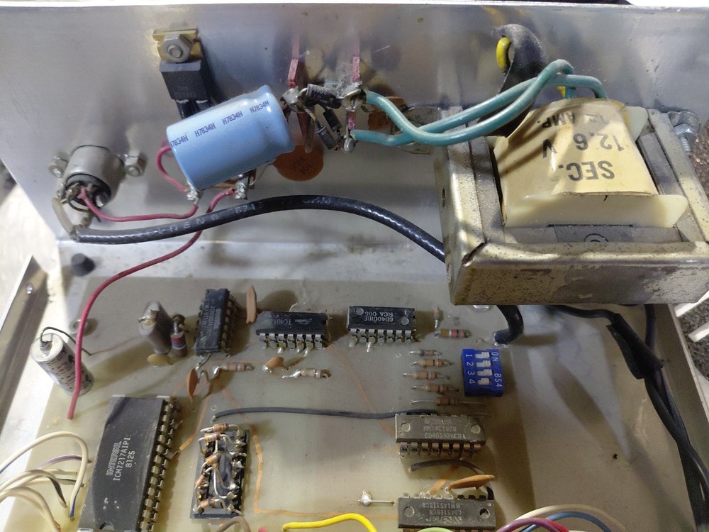 Homebrew Frequency Counter unit Only. Power Up ONLY. Untested Estate Grb2- Ct