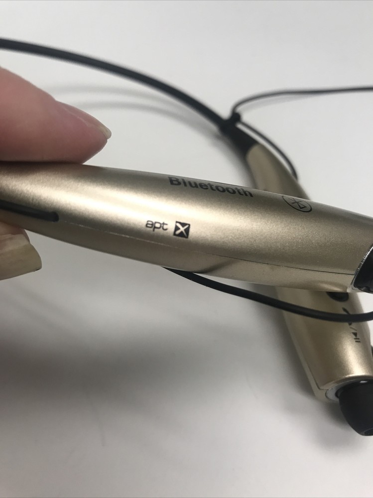 Bluetooth Headset with charger 931