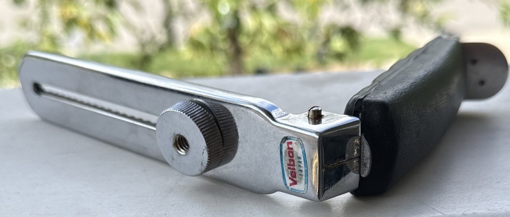 Velbon High Quality Folding Flash Bracket