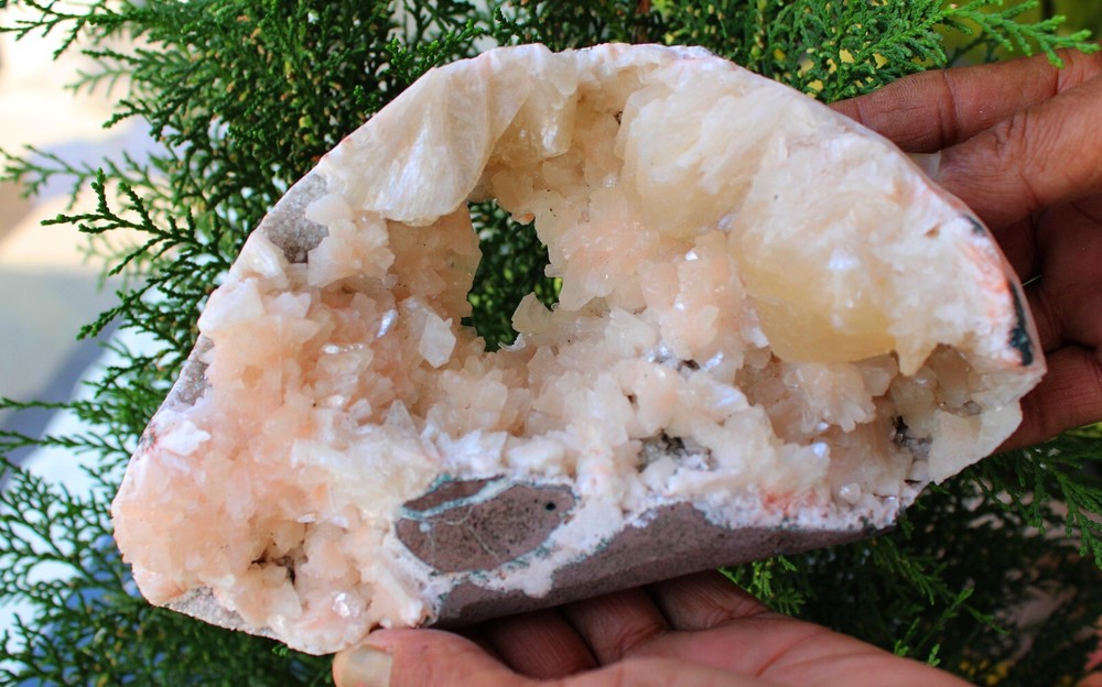 Stilbite w/ Heulandite In Geode Minerals Specimen #M11