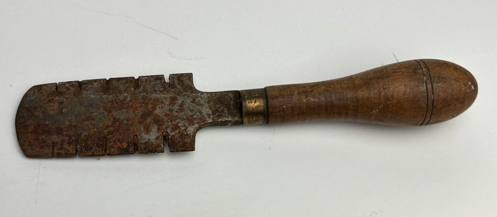 Wynn & Timmins Saw rest - Vintage tool