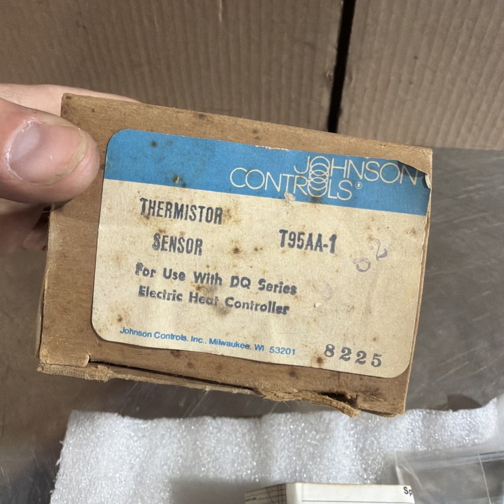 Johnson Controls T95AA-1 Thermistor 40-90f Nos Surplus