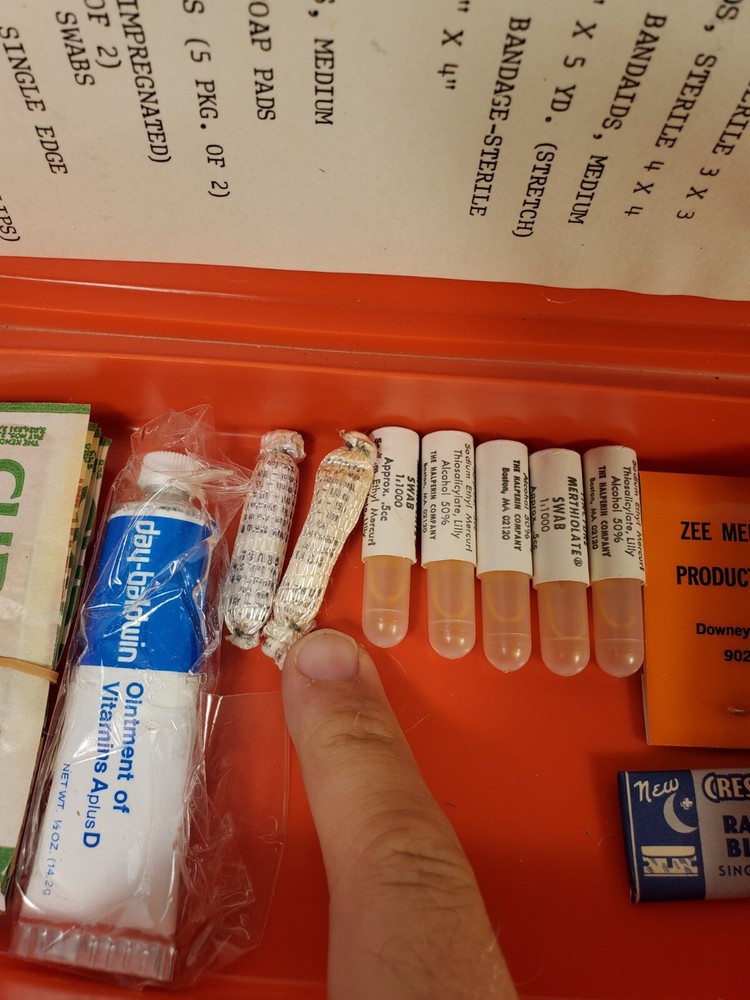 Vintage REI Mountain First Aid Kit Read Description