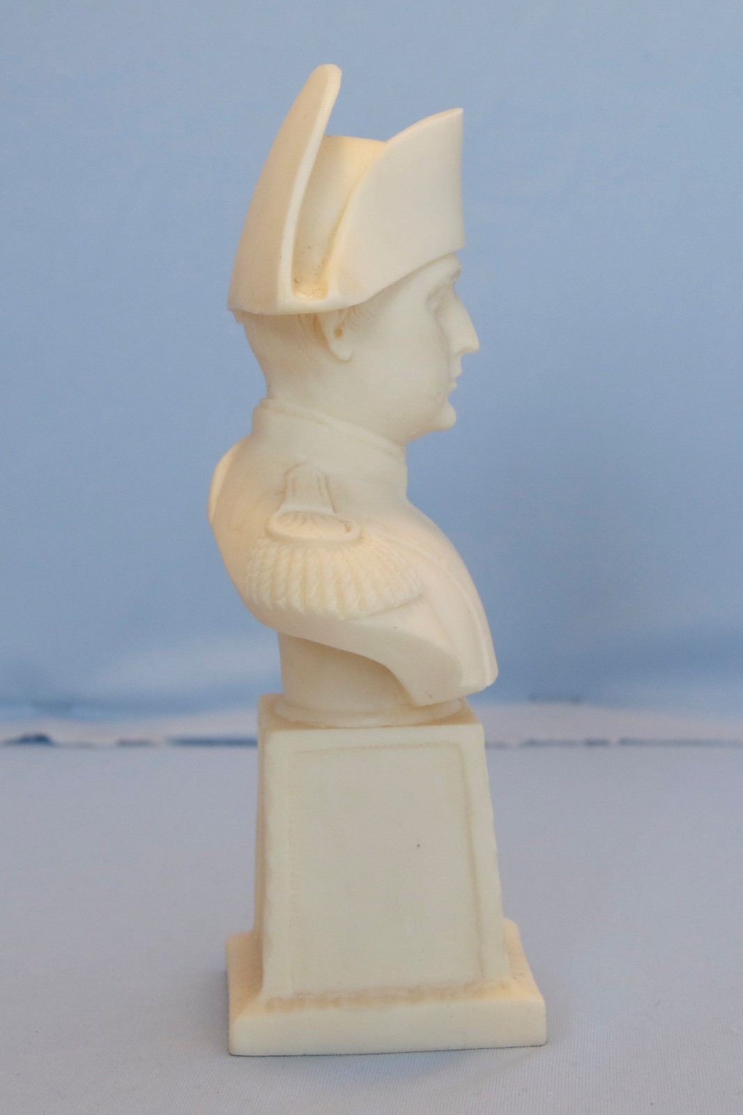 Bust of French Emperor Napoleon Bonaparte Waterloo Battle War