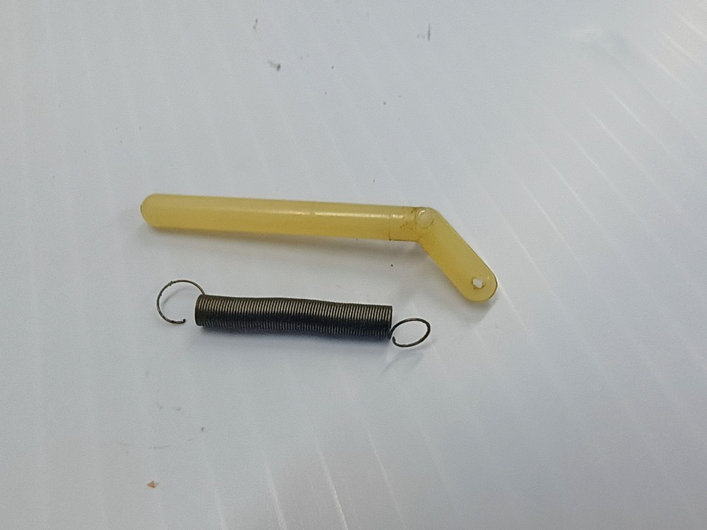 Singer Sewing Machine Model 500A Replacement Part Thread Spool Pin