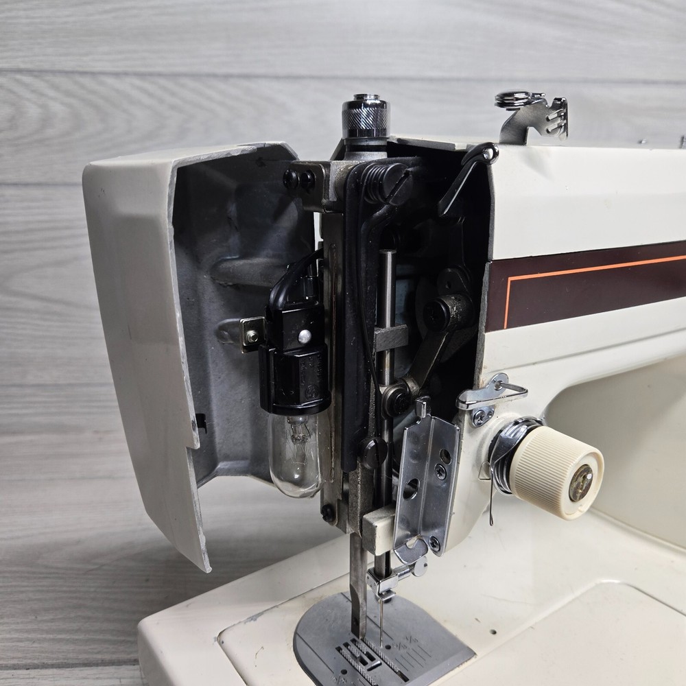 VINTAGE DOMESTIC 3900F STITCHER SEWING MACHINE *UNTESTED*