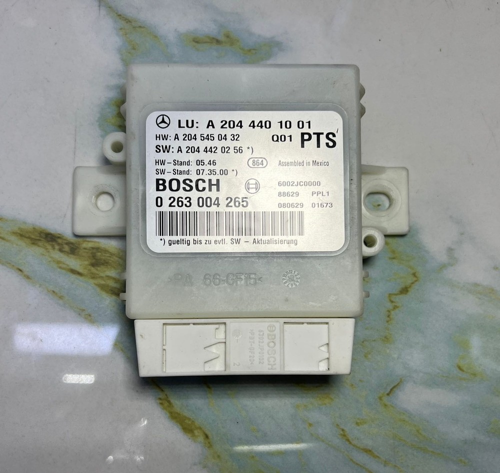 Mercedes Parking Sensor Control Module A2044401001 C-Class W204