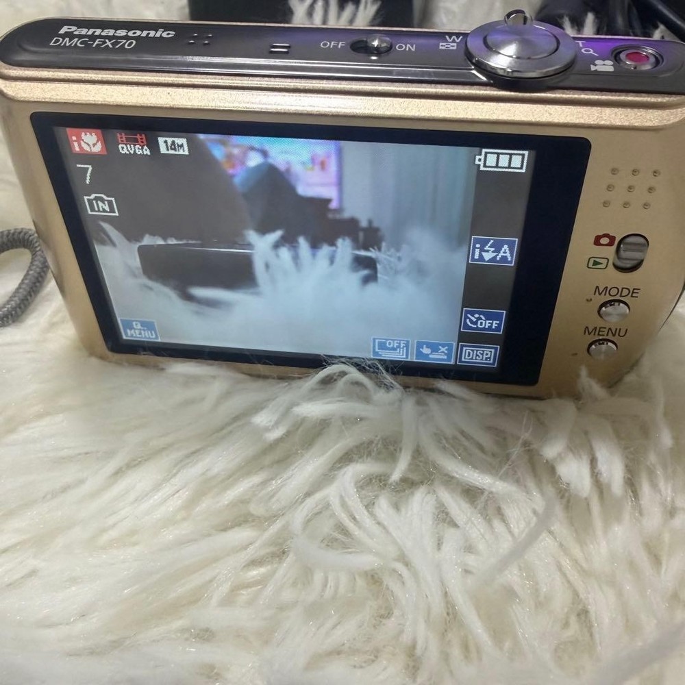 Panasonic DMC FX70 Compact Digital Camera Gold pre-owned condition