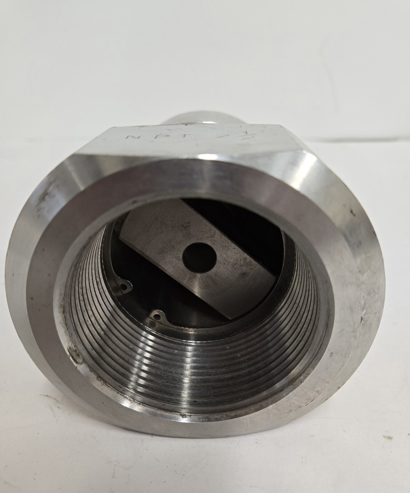 NEW MACHINE QUICK CHANGE COUPLER 2-1/2" NPT.