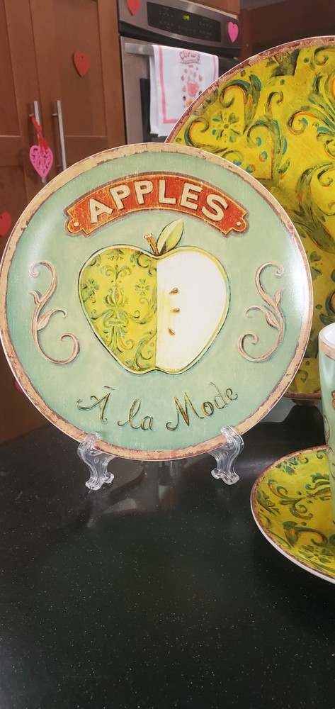 One) Vintage Oneida Ala Mode Collection 4pc Place Setting ~Apples~