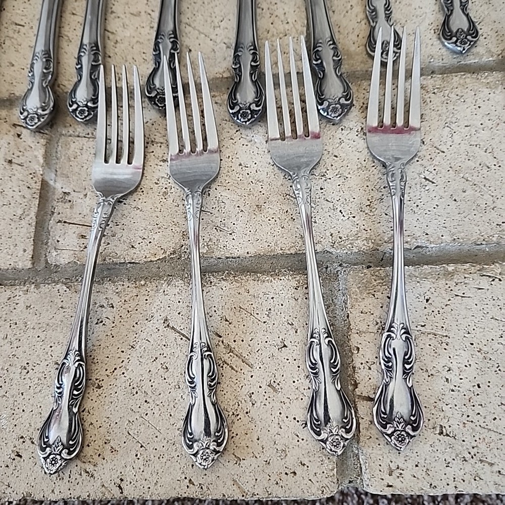 18 Pc Lot Easterling Valhalla Stainless Knives, Forks, Spoons Flatware JAPAN
