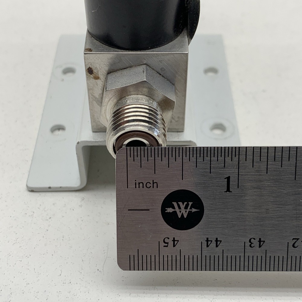 Unit Instruments UFC-180 Mass Flow Controller