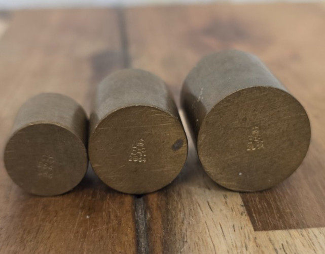 Brass troy weights 1oz 2oz 3oz E II R crown