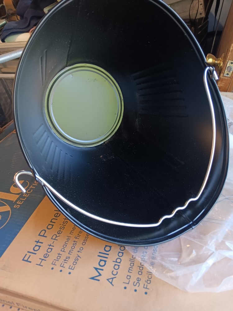 NEW Flat Panel Fireplace Sceen W/ash Bucket